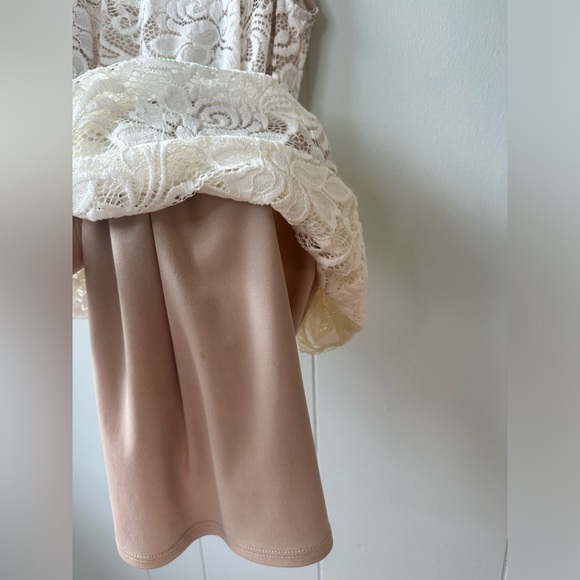 Cameo Nude Lace Dress - Picture 7 of 9